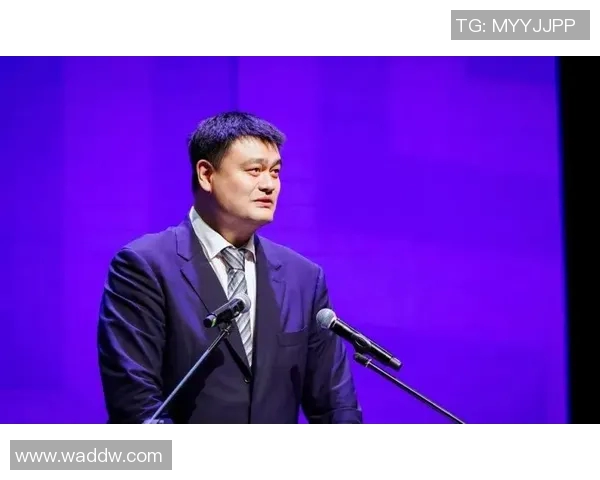 姚明现身最新活动现场展现风采引发众人热议与关注 姚明现身最新活动现场展现风采引发众人热议与关注