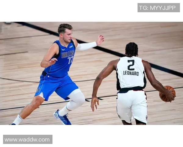 快船与独行侠展开激烈对决：精彩对战引爆赛场